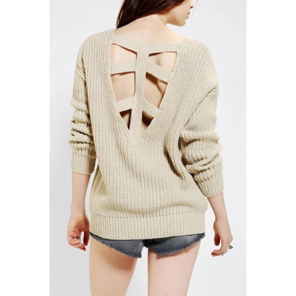 Sparkle & Fade | UO Cutout Back Chunky Knit Slouchy Sweater